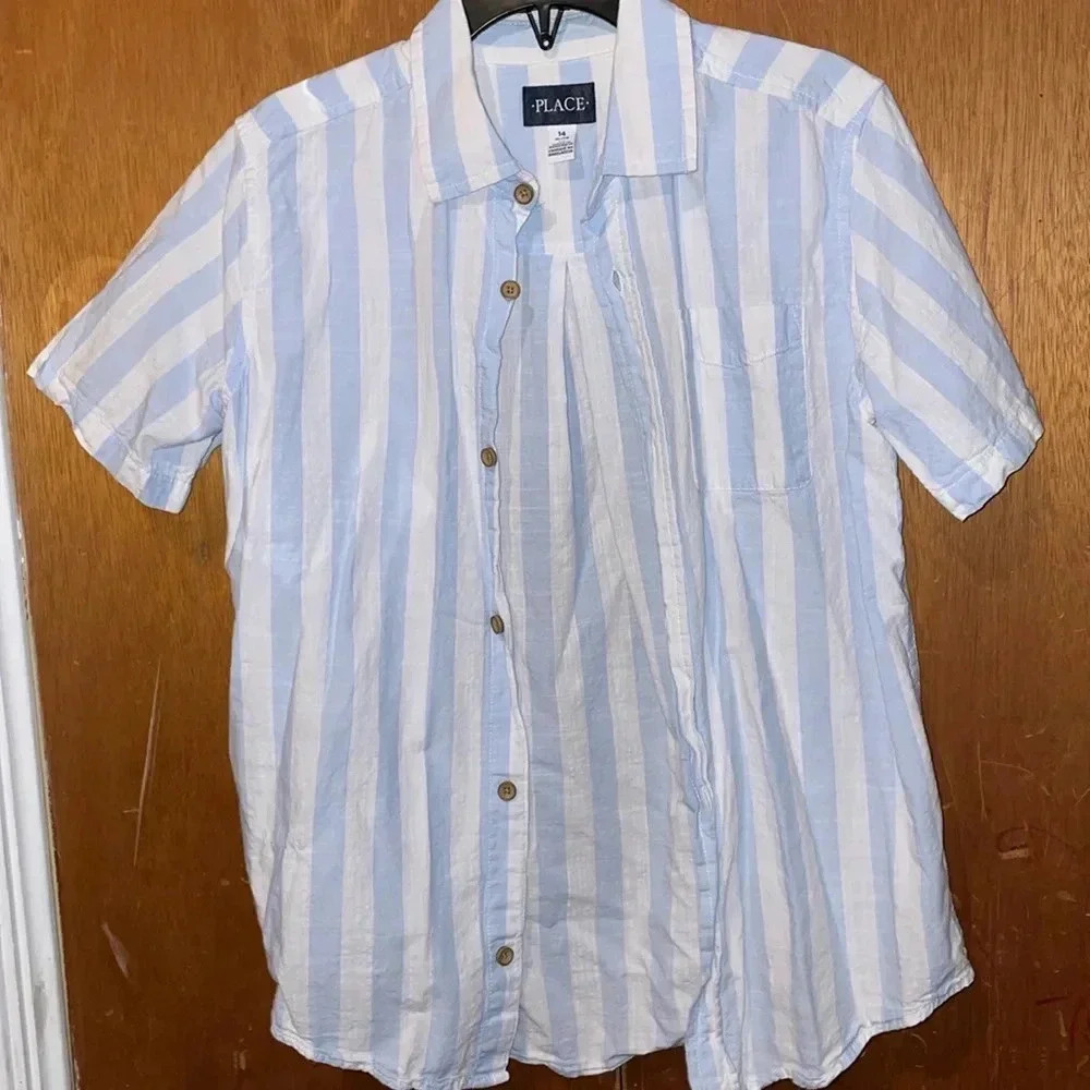 Children’s Place baby blue/white chambray short sleeve button up - 14/XL​